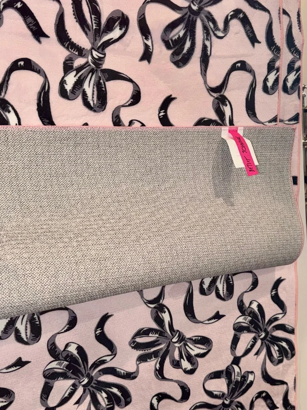 Betsey Johnson Pink & Black Bow-Print Washable Bathroom Rug Set coquette